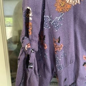 Brand: Blue Rain ✨ Size: Small ✨ Color: Purple with flowers and flying cranes